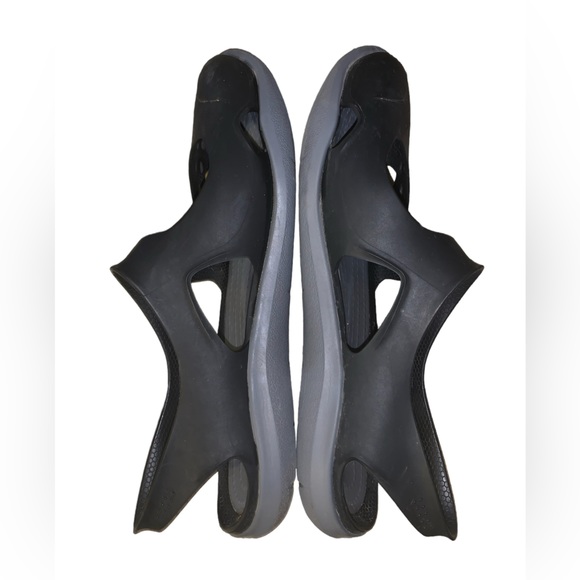 CROCS Sandals The Swiftwater Wave Slip On Water Shoe Black Size 6 - Picture 6 of 6